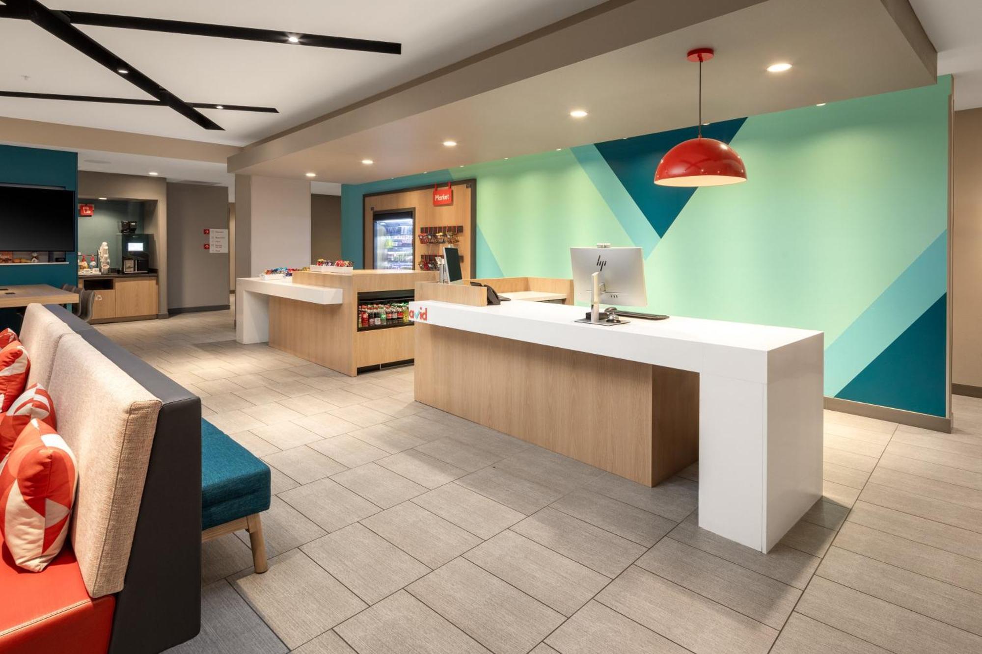 Avid West By Ihg 2*